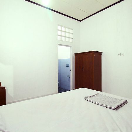 Dua Dara Inn Kuta Легиан Экстерьер фото